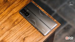 Redmi K50 电竞版首发体验：3299 元起售，能否焊上游戏手机的大门？