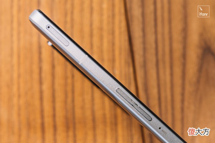 Redmi K50 电竞版首发体验：3299 元起售，能否焊上游戏手机的大门？