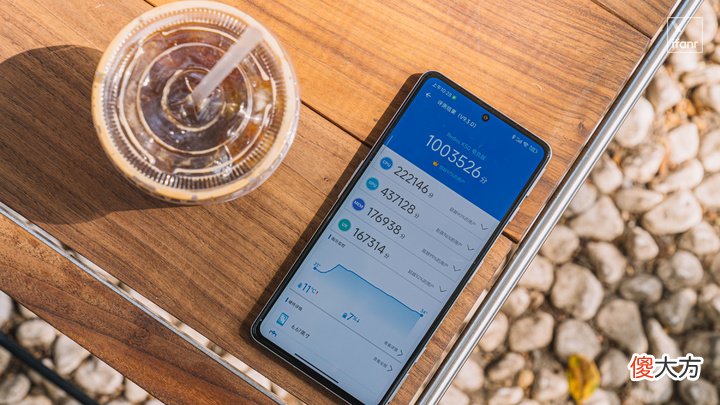 Redmi K50 电竞版首发体验：3299 元起售，能否焊上游戏手机的大门？