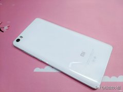 小米纯白手机 小米纯白色手机