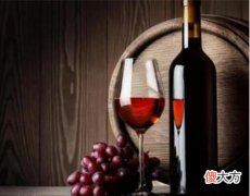 红酒搭配什么食物绝配 葡萄酒与美食的合理搭配