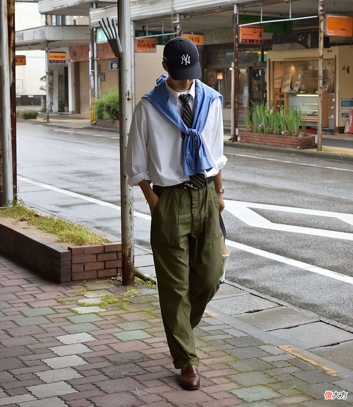 【就爱时尚】40岁以后的男人，夏天多穿这3种颜色的裤子，造型清爽不油腻