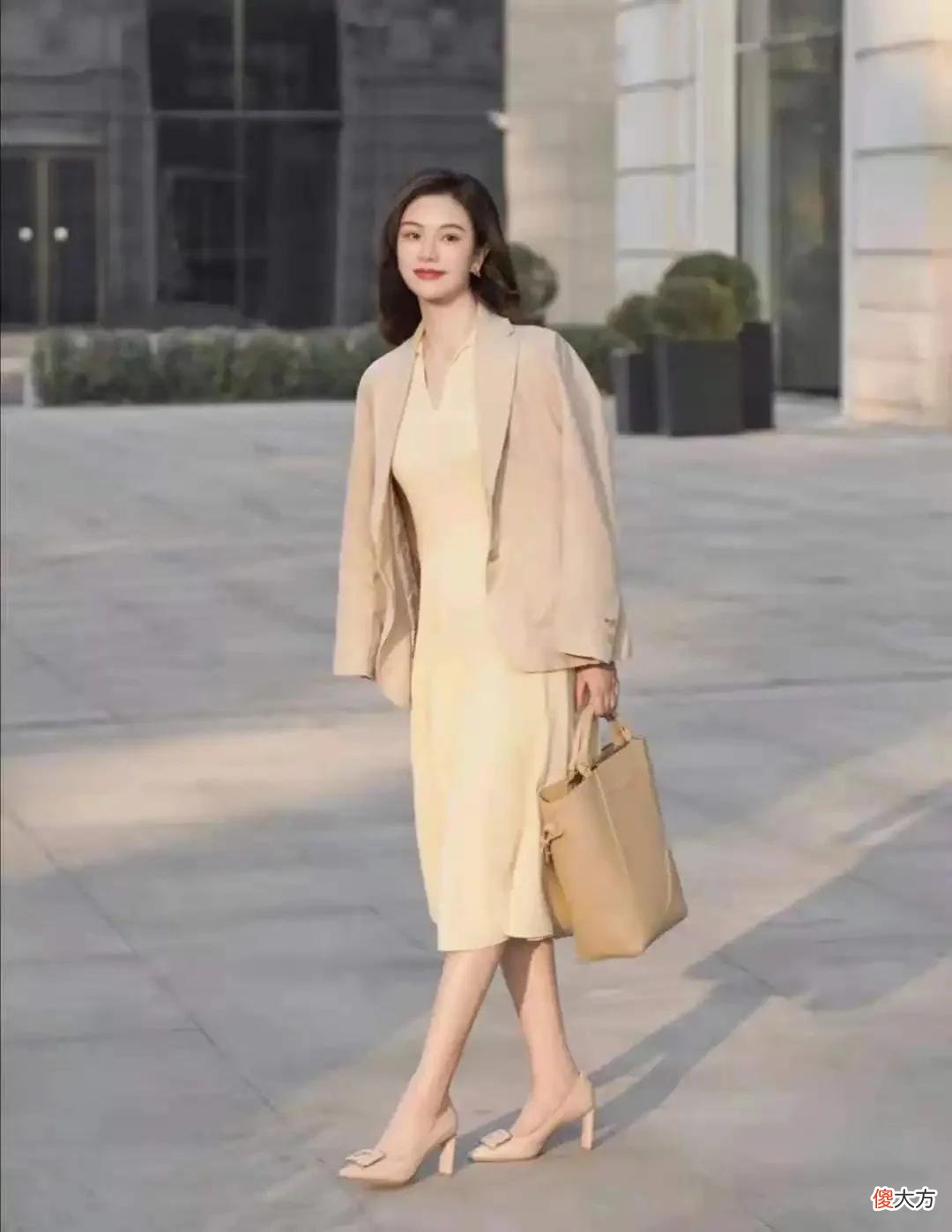 【就爱时尚】女人不管到了什么年纪，这4种颜色都不要穿，土气又显老