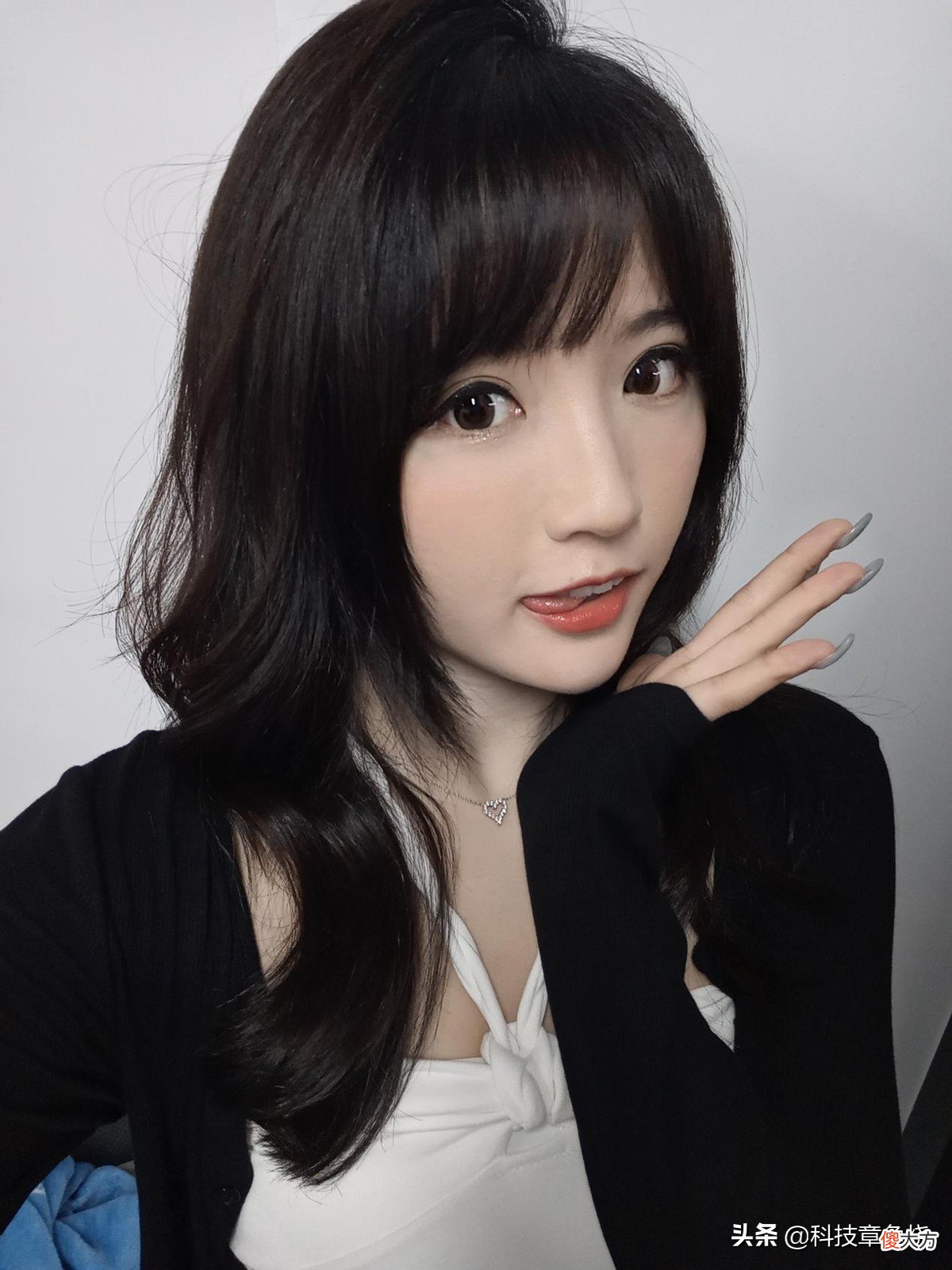 千元党手机真香警告！荣耀Play5T Pro超清影像大内存还有快充