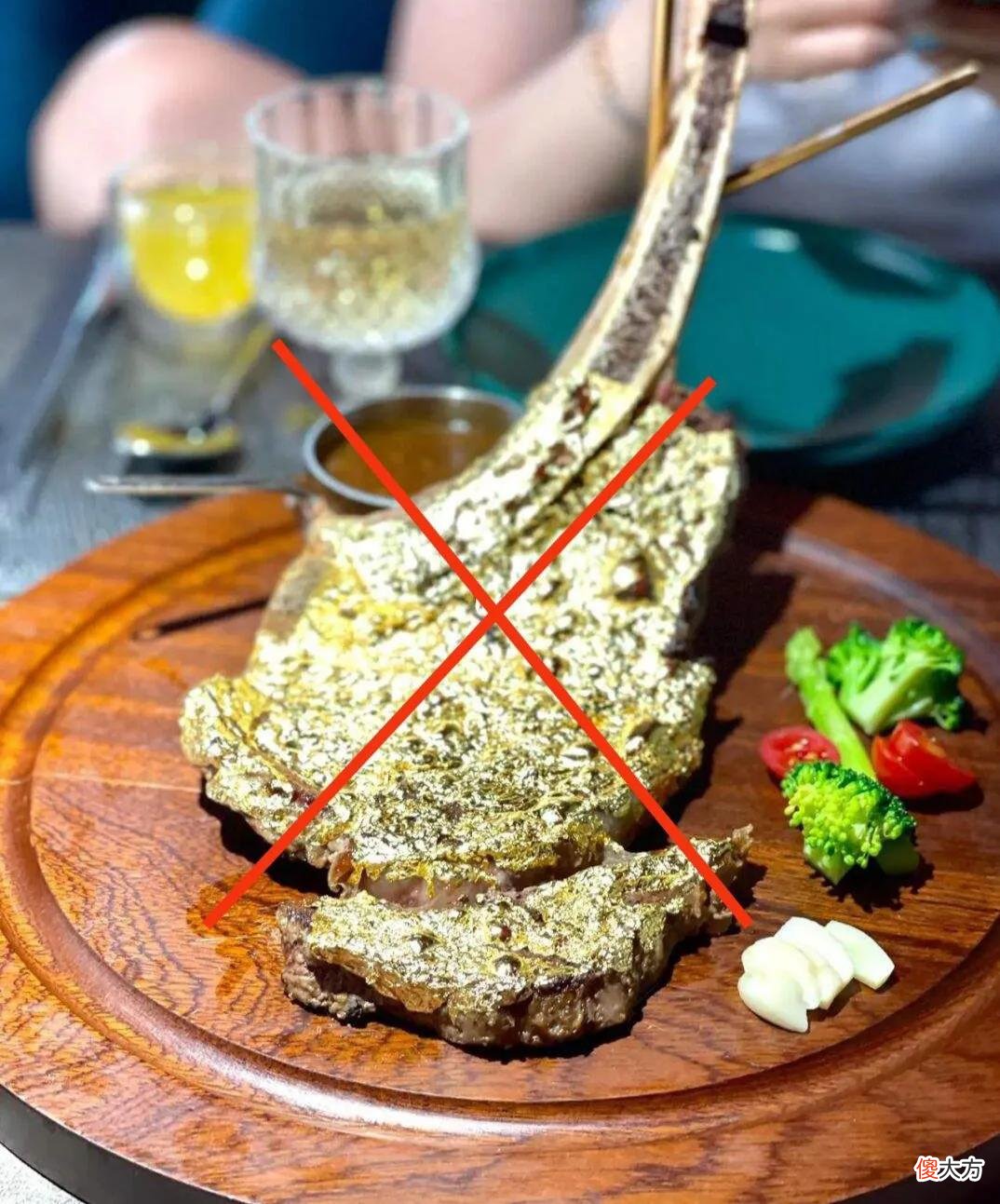 蛋糕不能用金银珠金银粉金箔了 蛋糕用的金粉金箔能食用吗?
