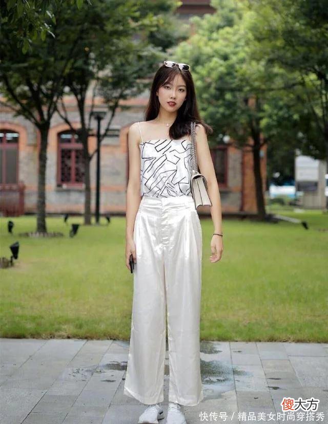 【时尚一点】入夏后不要穿得太“严实”，灵动俏皮的小吊带才是优雅女人的首选
