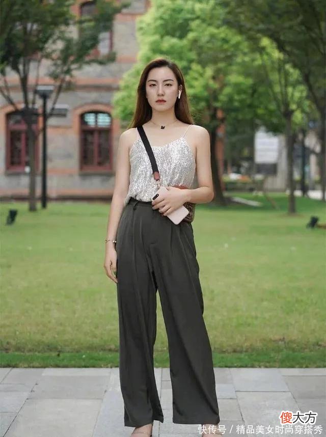 【时尚一点】入夏后不要穿得太“严实”，灵动俏皮的小吊带才是优雅女人的首选