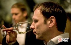 葡萄酒对心血管有好处吗 喝香槟酒有什么好处
