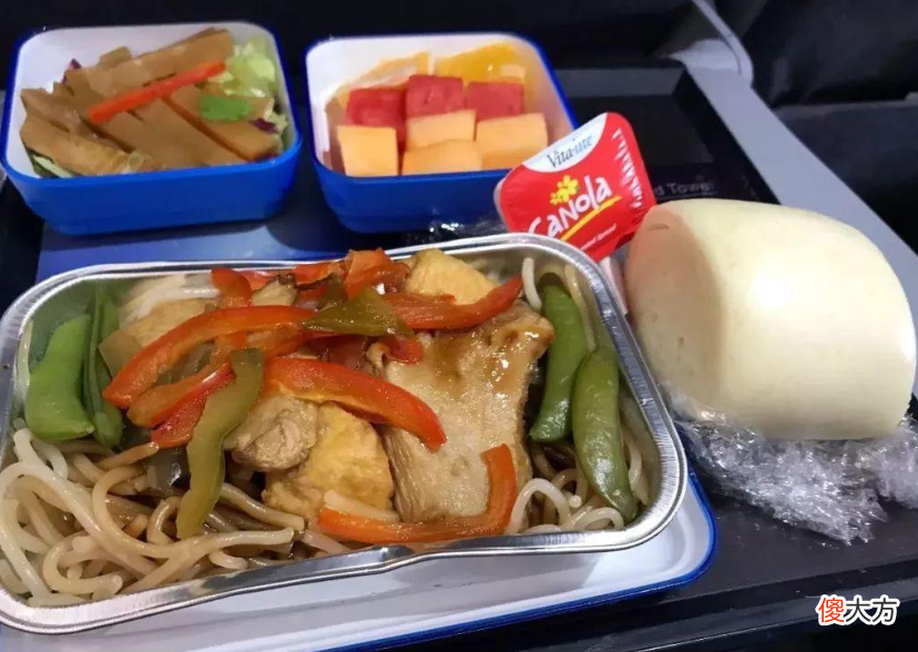 或是不在饭点时间都提供飞机餐 不是饭点飞机有餐吗