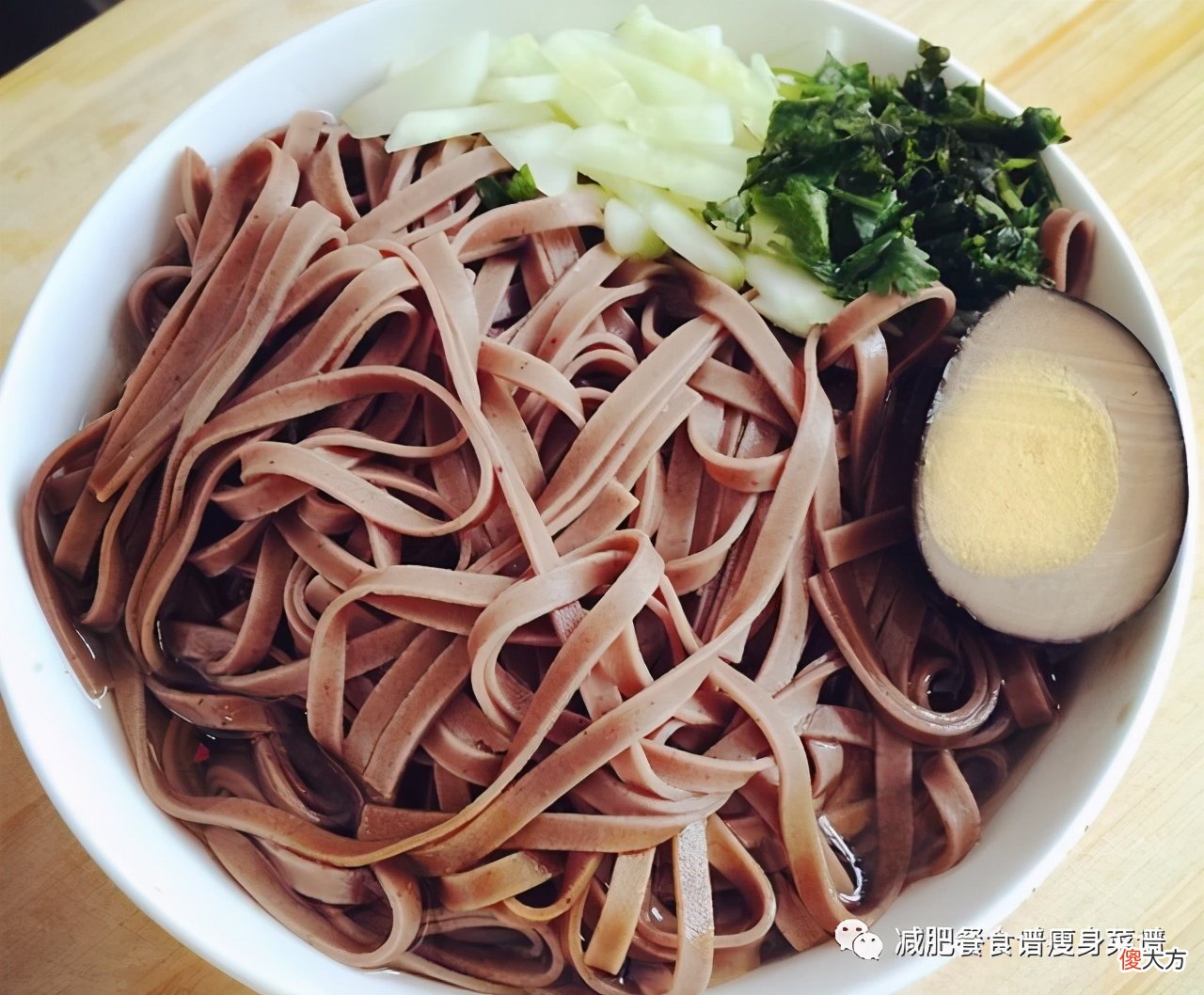 减肥期间不能吃面条和馒头 减肥期间不能吃面条和馒头吗