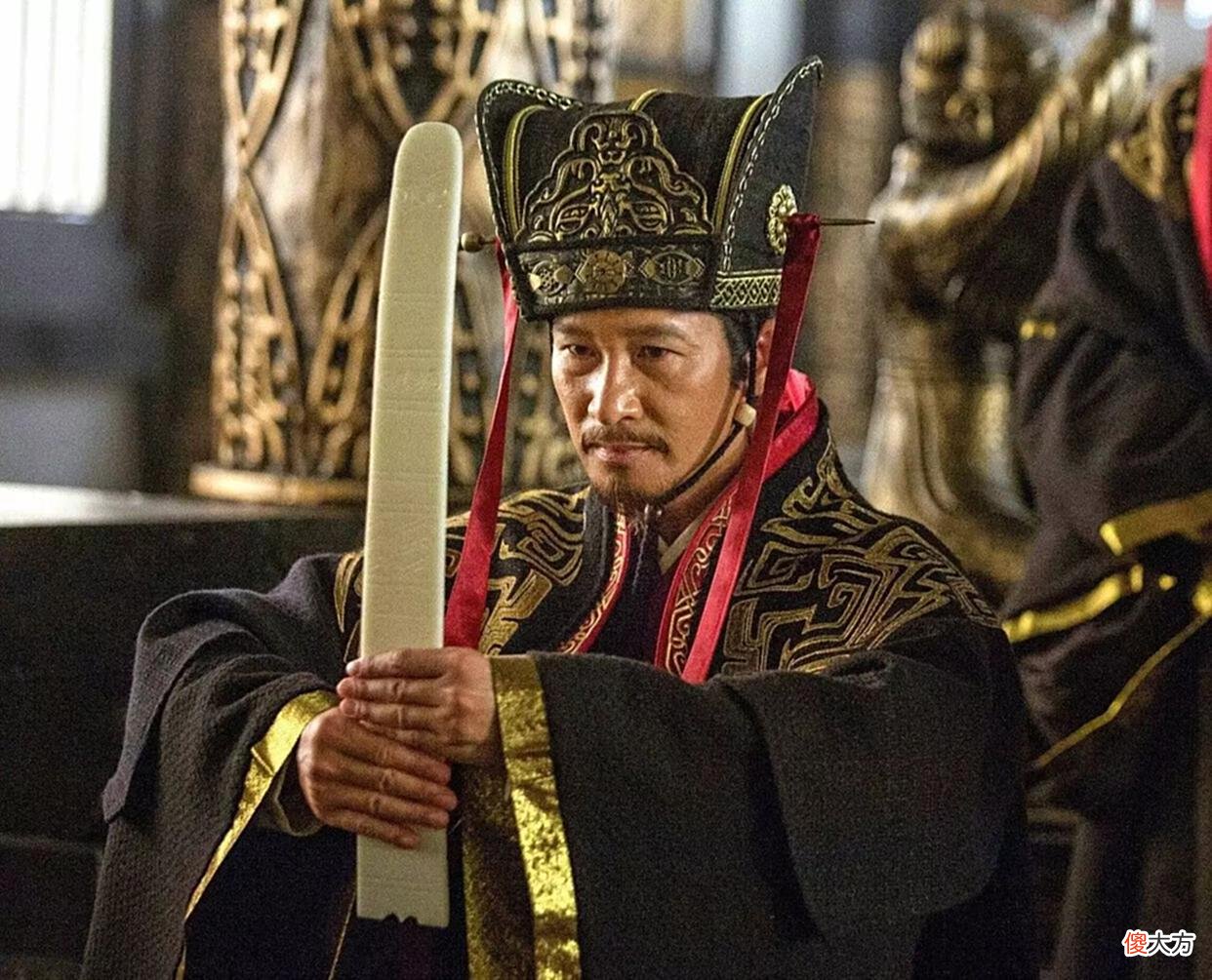 【爱历史】曹操一生为汉臣，只是因为一个人