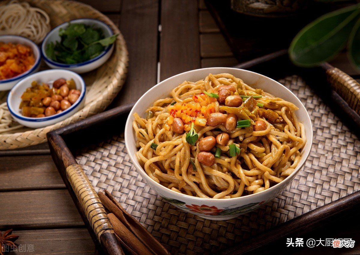 这10种面条均是地方风味小吃，样样都好吃，我喜欢的是最后一种