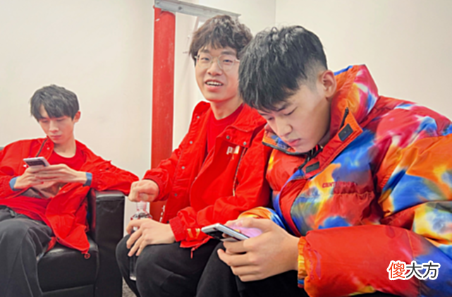 【游戏世界】KPL席位赛：XYG有惊无险拿下两连胜，成功留在S组，期待下赛季！