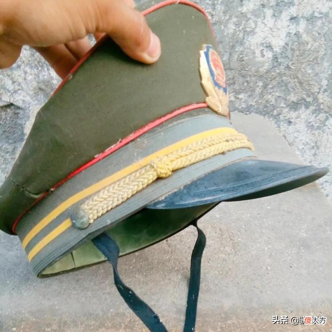 那些年我们戴过的帽子记得的请举手 记得把帽子带上