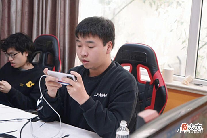 【游戏世界】小新直言WE没钱,辟谣引进啊泽和清清,称An还是可以的