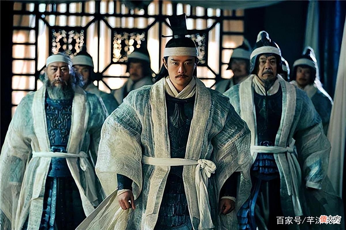 【爱历史】关羽对战各路豪杰时都叫匹夫，却对5个人毕恭毕敬，他们都是谁