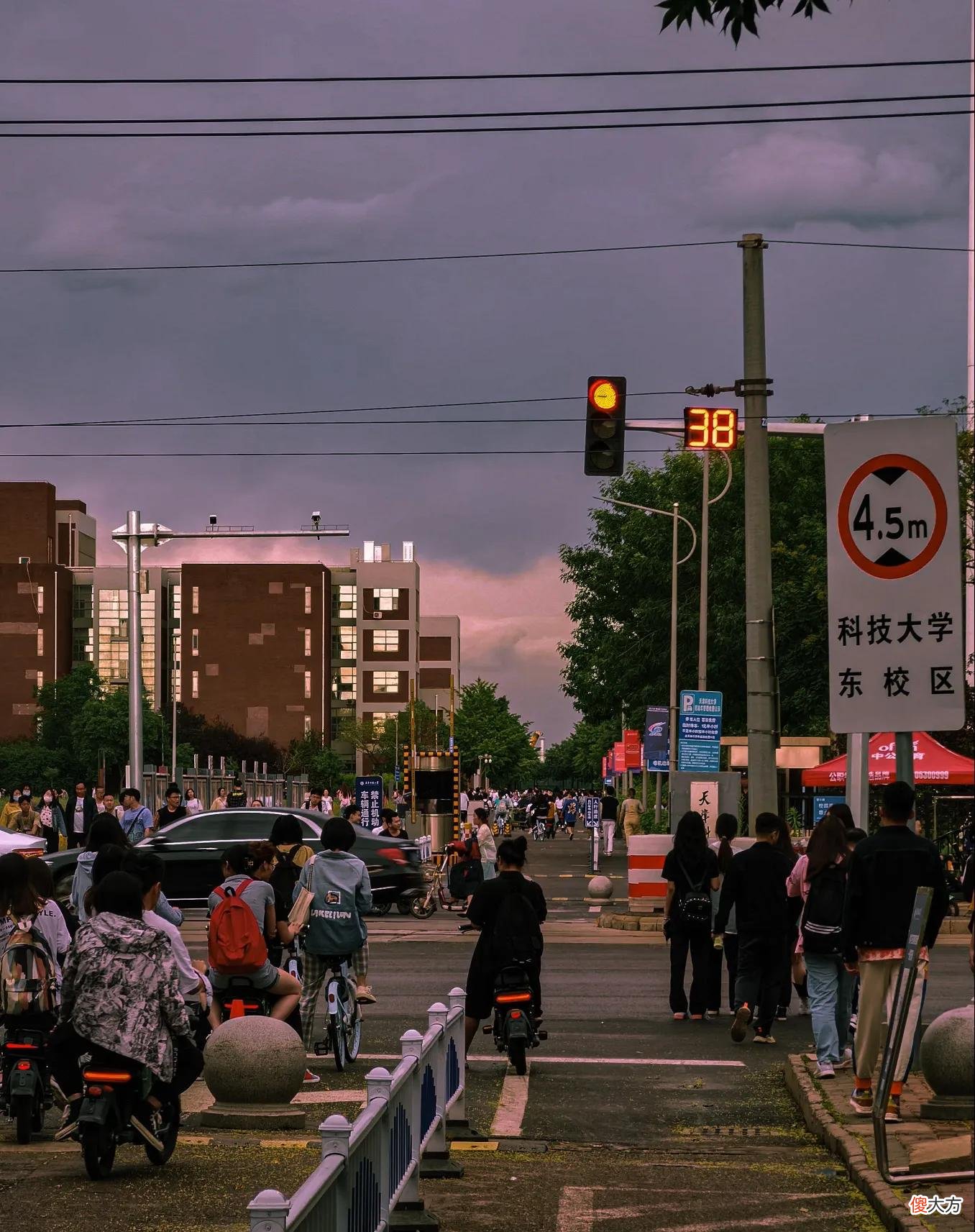 你现在的工作累吗 你们工作累吗