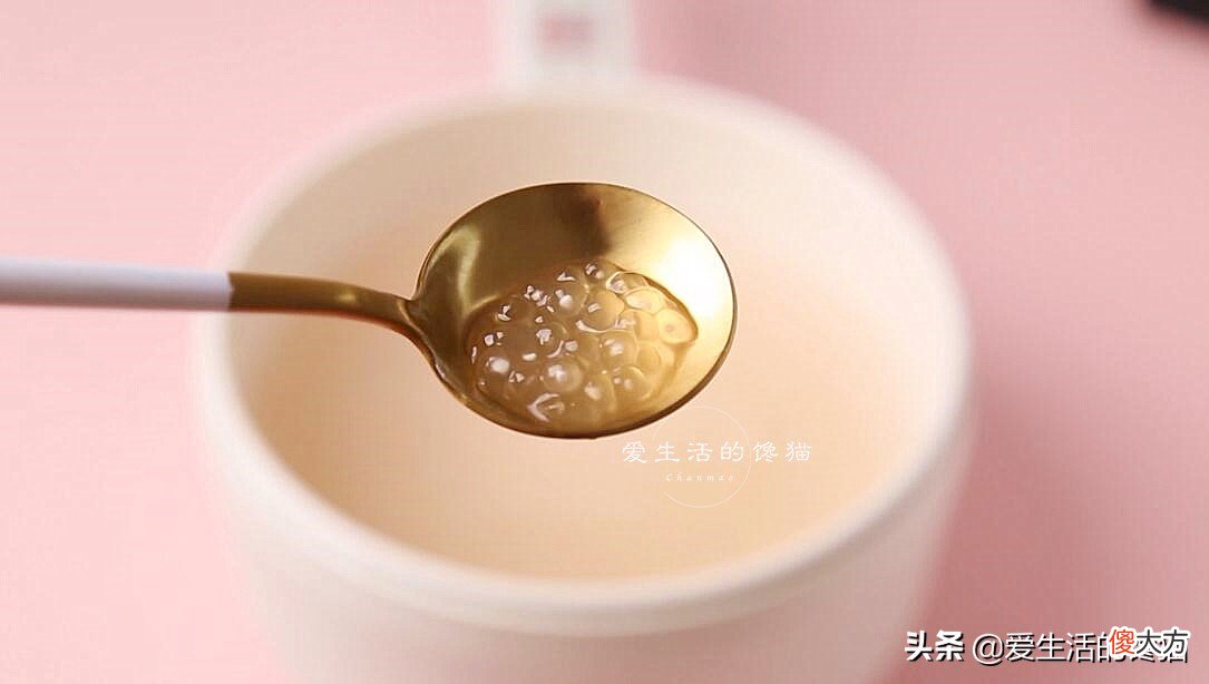 婆婆从小告诉我，女孩多喝姜枣西米露，暖宫驱寒，好处多多