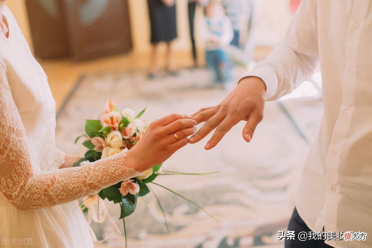 女士戒指戴法含义指什么 戒指的戴法和意义女士