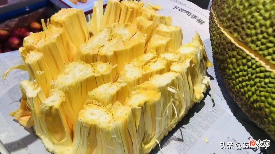 在超市里买了个菠萝蜜 超市买的菠萝蜜
