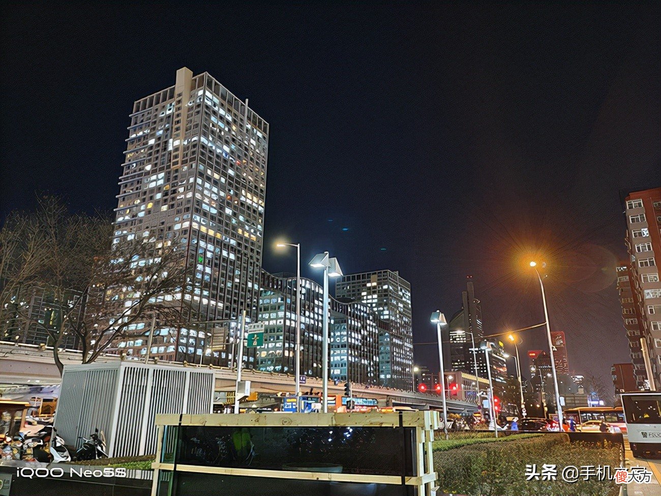 iQOO Neo5S评测：双芯2.0助力游戏更流畅冷静