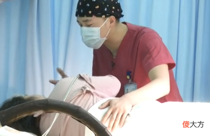 女人分娩时，可能要经历种种尴尬，该如何应对？产妇学会6招