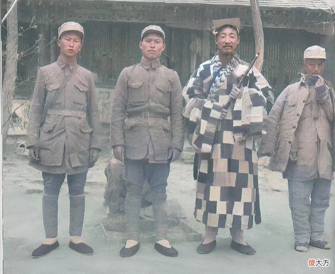【历史故事】老照片：抗战时期上海街头的女汉奸，著名爱国道士李圆忠