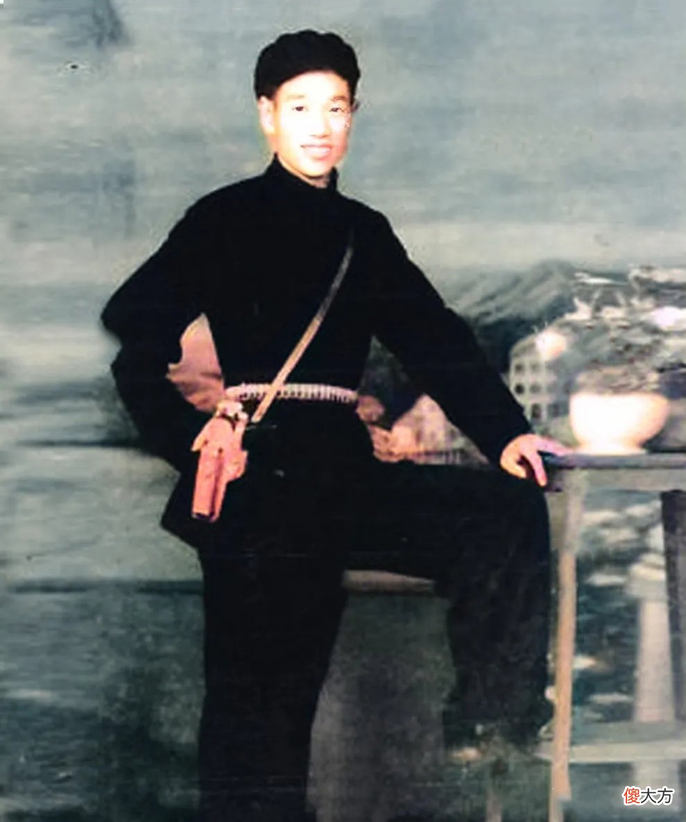 【历史故事】老照片：抗战时期上海街头的女汉奸，著名爱国道士李圆忠