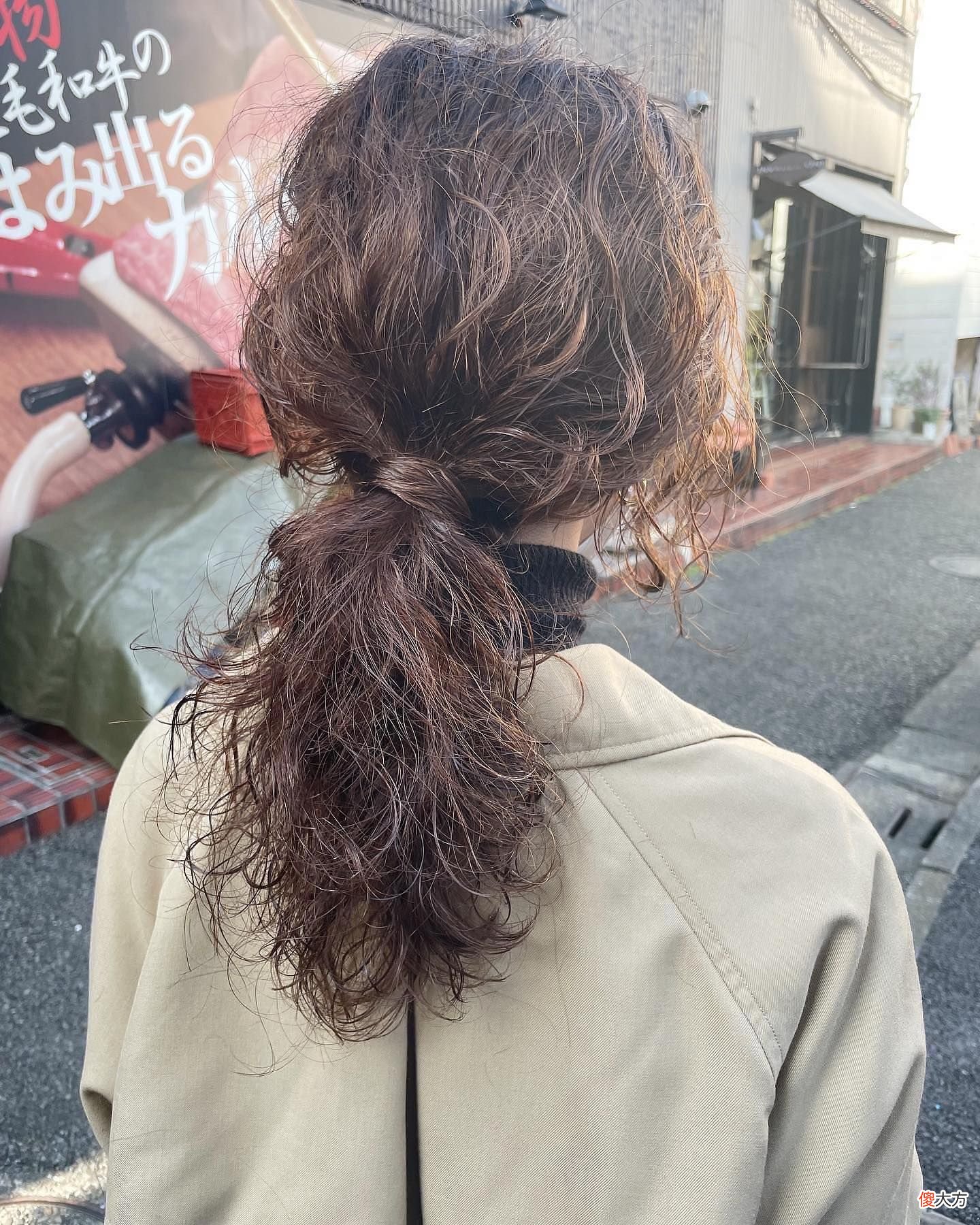 【就爱时尚】女人想变美,最火发型不能少,剪短发烫卷卷