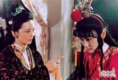 【爱历史】文学史上最失败的母亲:用慈悲之名掩盖狠毒,弄巧成拙逼走儿子