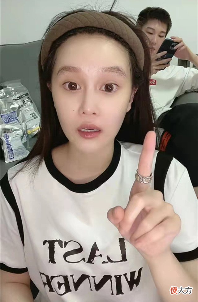 球球辛苦忙着直播 球球 直播