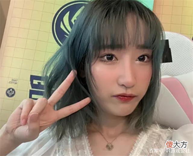 【游戏迷】被T1平推的对手不服输，赛后艾特faker，王多多搭档女解说道歉