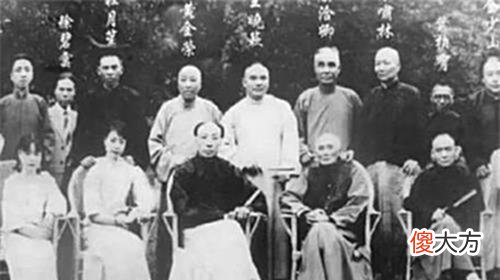 【爱历史】黄金荣当众羞辱杜月笙，杜月笙说了一句话，尽显为人处世之道