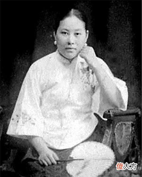 【历史故事】父亲被斩首示众,10年后她独自枪杀在佛堂念经的仇人,为父报仇