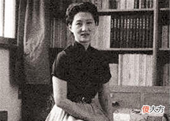 【爱历史】赵四小姐去世后，年近百岁的张学良坐了两小时，只说了3个字，令人感动