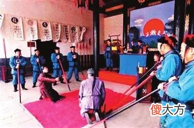 【历史故事】小故事：玩笑惹祸，险些断送了性命，戏言成真，终于抱得美人归