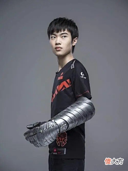【游戏迷】英雄联盟:黄金左手—Knight