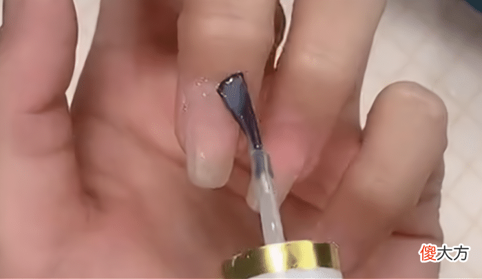 自己在家做美甲的顺序 自己在家做美甲的顺序视频