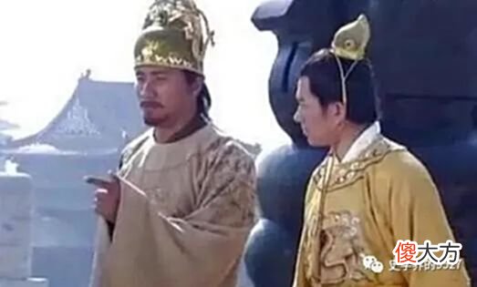【历史故事】太子朱标意外落水，侍卫们冒死跳水救人，朱元璋却下令：斩了