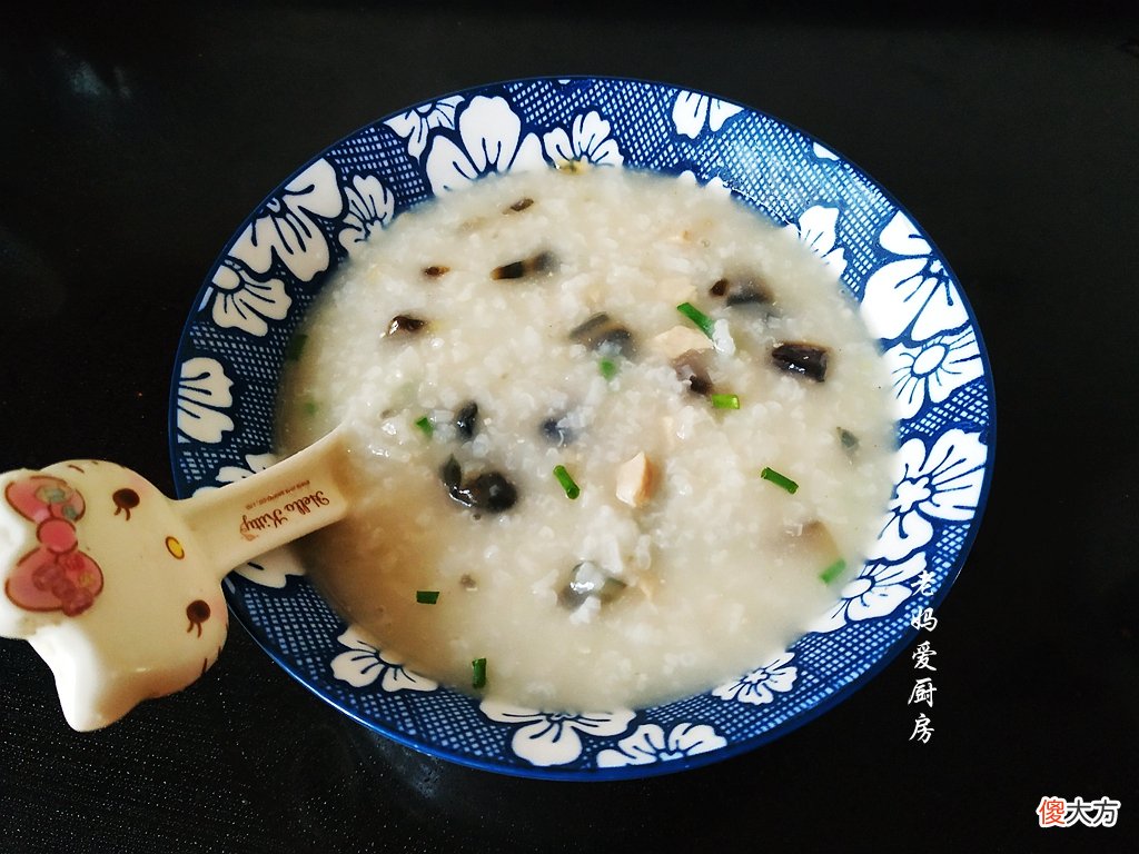 加些瘦肉与皮蛋煮锅粥 用锅煮皮蛋瘦肉粥