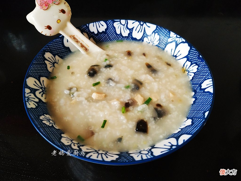 加些瘦肉与皮蛋煮锅粥 用锅煮皮蛋瘦肉粥