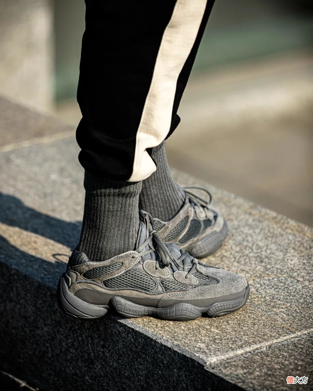 【时尚一点】Yeezy 五月新品曝光！“市价最贵”这双明早突袭发售！抢先上脚来了！