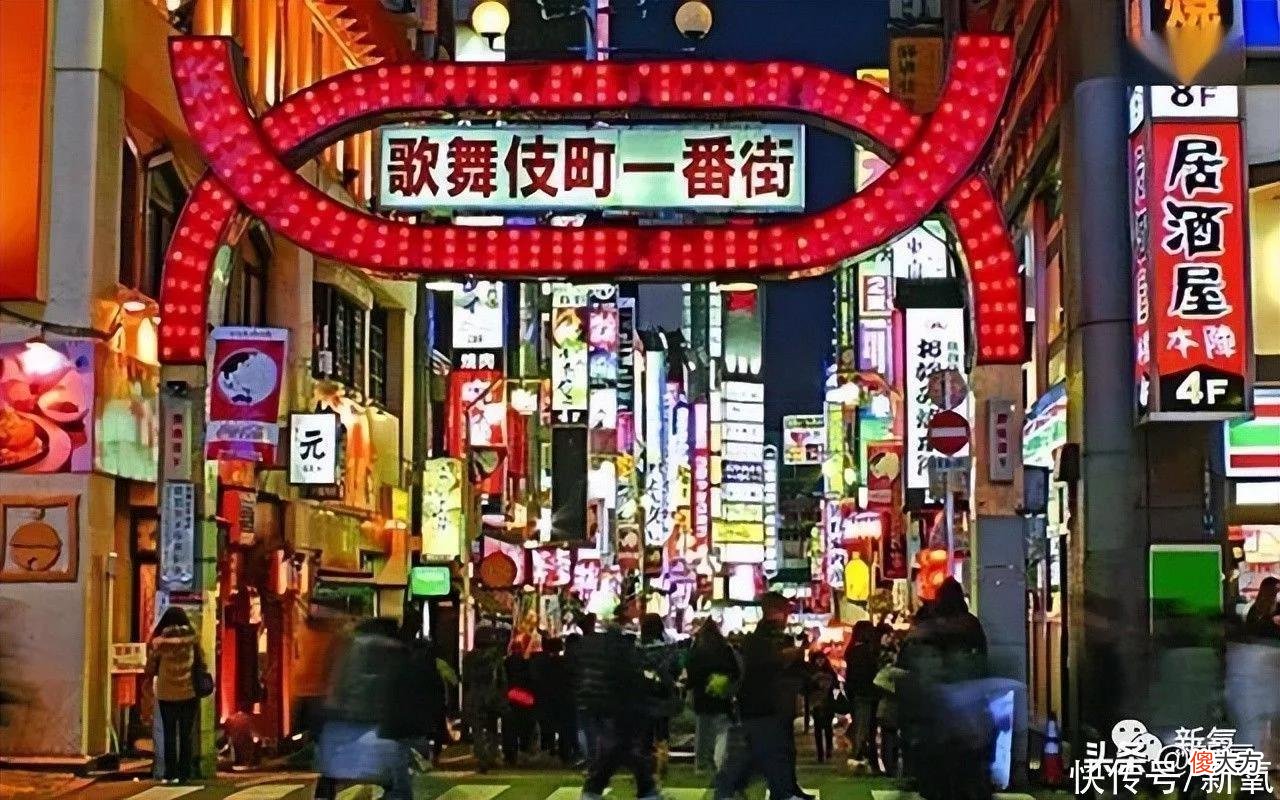 【就爱时尚】第一女公关！滴酒不沾，就靠聊天2天入手2.5亿，凭啥？