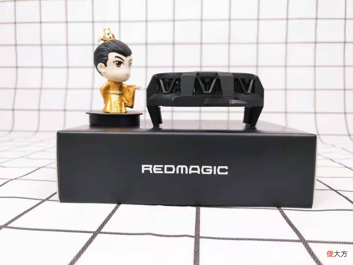 试试红魔双核散热背夹 努比亚红魔双核散热背夹