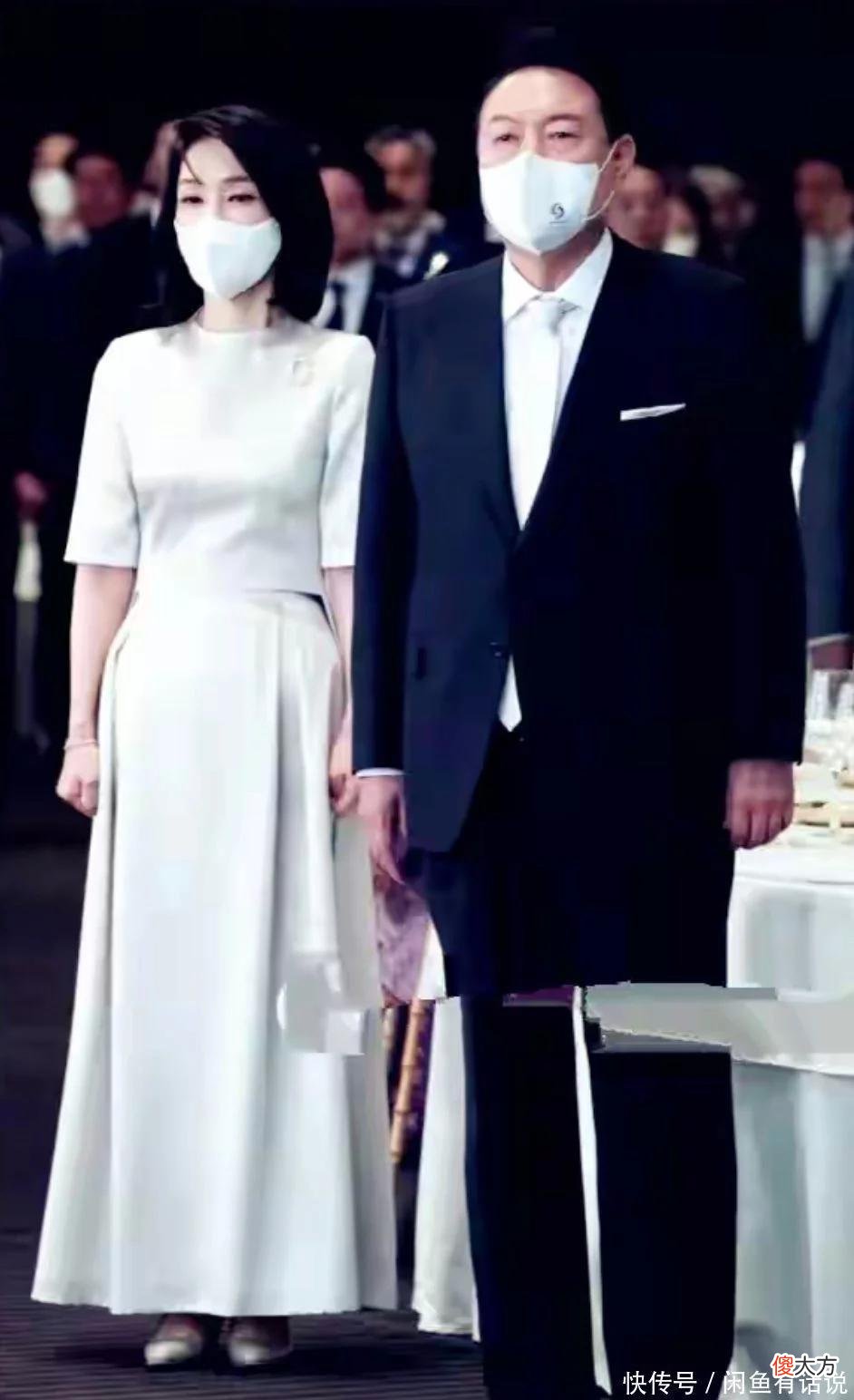 【时尚一点】韩国第一夫人火了！颜值气质都好惊艳，穿衣搭配值得妈妈辈借鉴