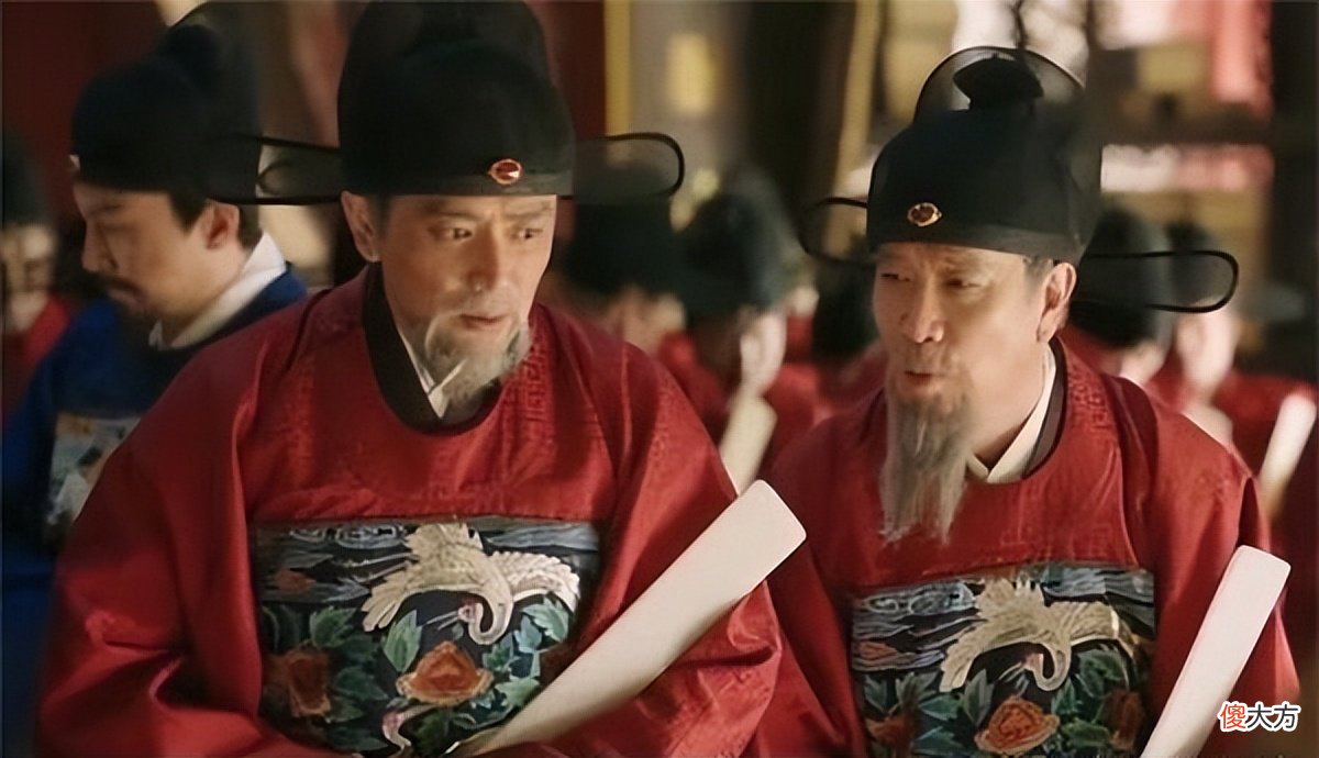 【爱历史】换龙袍被宫女扎脖子，朱元璋大怒，马皇后：另有隐情