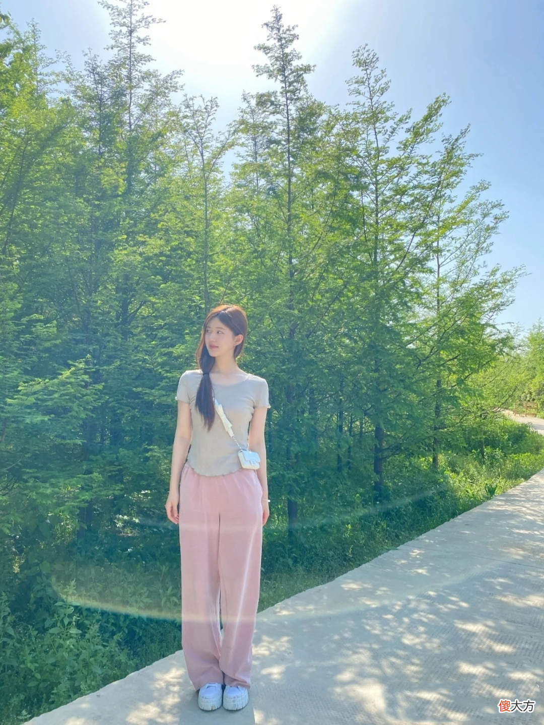 【时尚一点】夏天穿搭：这4款裤子又凉快又时髦！