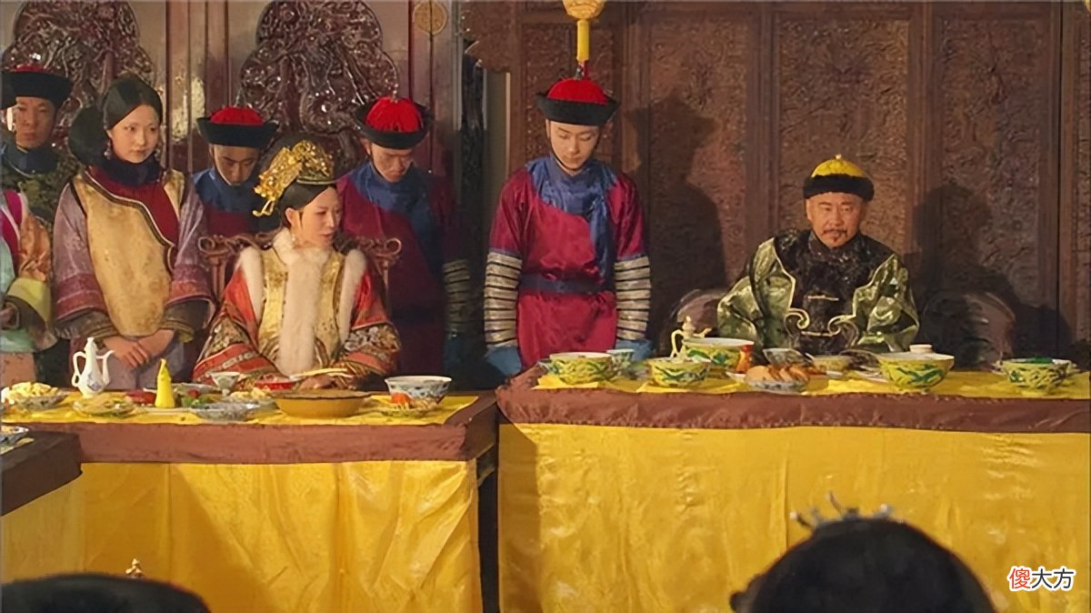 【历史故事】古代皇帝吃完饭，剩下的饭菜是怎么处理的？说出来你别不信