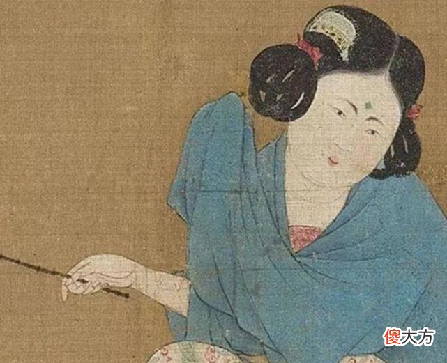 【爱历史】别认为古人夏天穿得很保守，千年前的壁画曝光后，让人大开眼界
