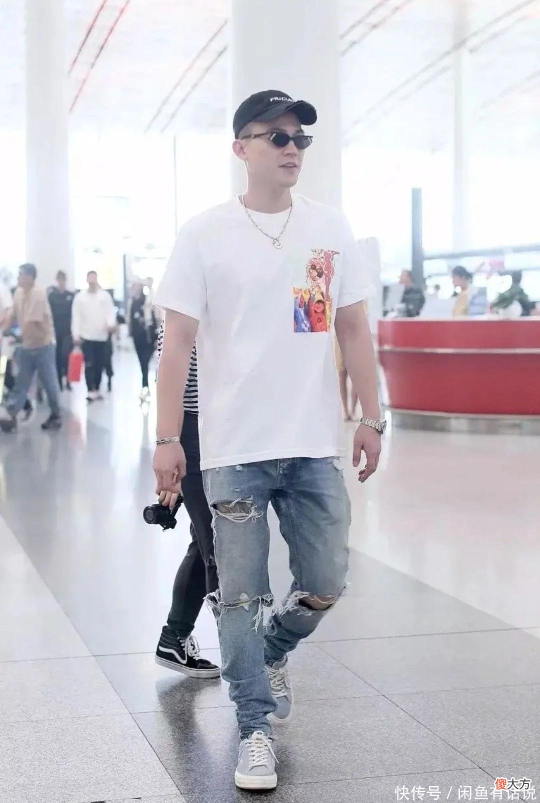 【就爱时尚】男人到了中年，尽量少穿这3种鞋出门，会拉低档次有“油腻感”